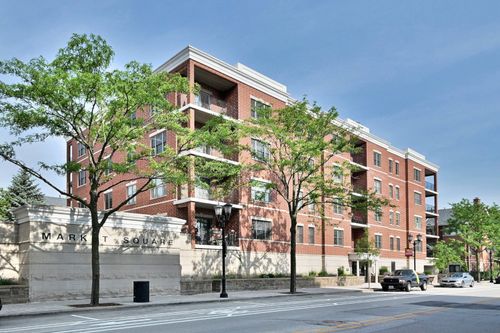 301-210 N Addison Ave, Elmhurst, IL, 60126-2781 | Card Image