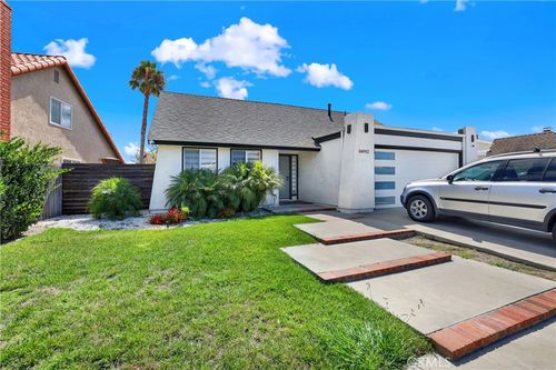 16092 Feltham Cir, Westminster, CA, 92683-7620 | Card Image