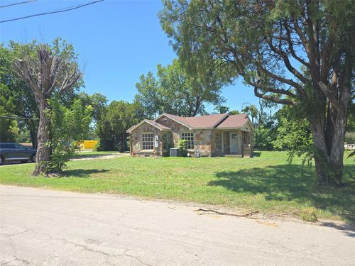 210 W Avenue A, Garland, TX, 75040-6436 | Card Image