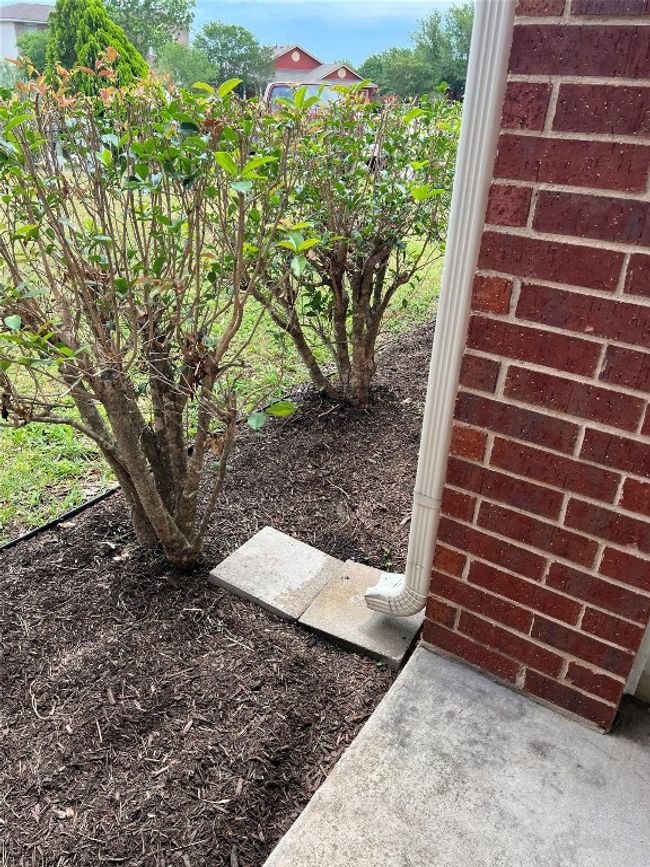Downspouts all around home | Image 35