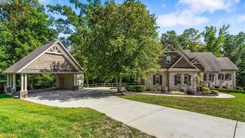 8408 Lillys Ct, Greensboro, NC, 27455-3068 | Card Image