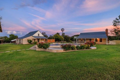 3366 Ranch Road 965, Fredericksburg, TX, 78624-7522 | Card Image