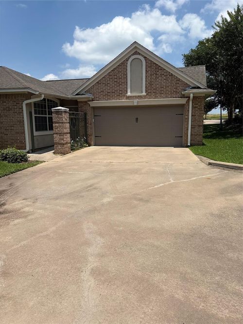 359 Stone Hill Dr, Brenham, TX, 77833-5630 | Card Image