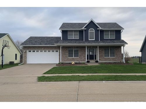 418 Michelle Ln, Walcott, IA, 52773-8524 | Card Image