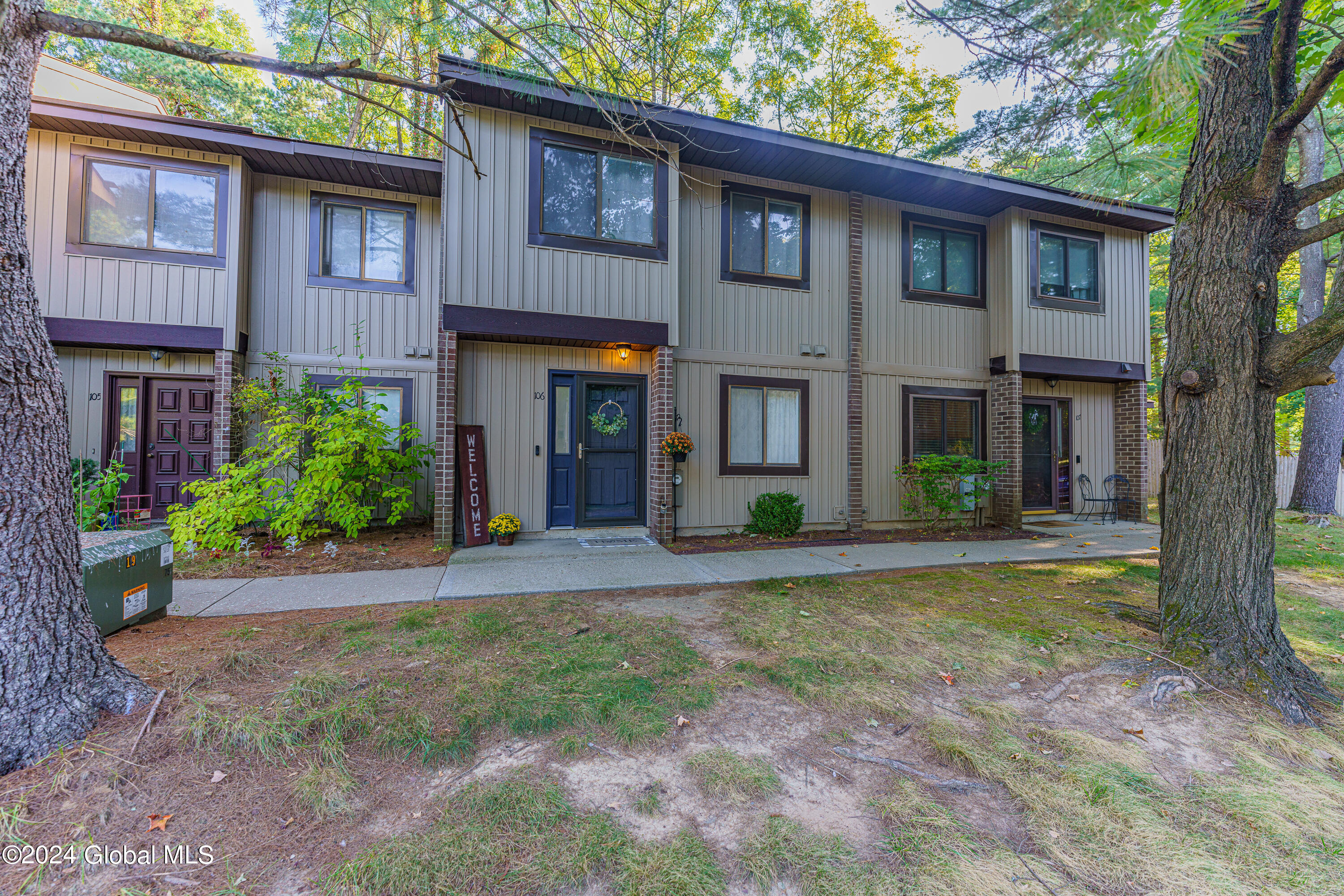 Ridgewood Ter, Albany, NY 12203