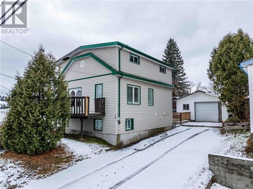 33 Church St, Garson, ON, P3L1E7 | Card Image