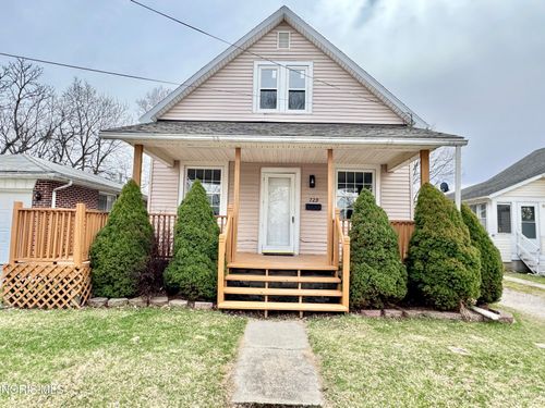 729 Jackson Ave, Defiance, OH, 43512-2716 | Card Image