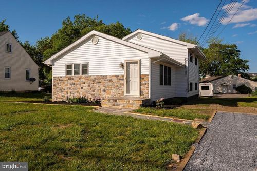 1952 Forest Dr, Annapolis, MD, 21401-4331 | Card Image