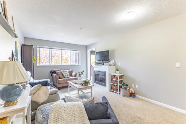 201 - 6815 188 Street, Condo with 2 bedrooms, 2 bathrooms and 2 parking in Surrey BC | Image 4