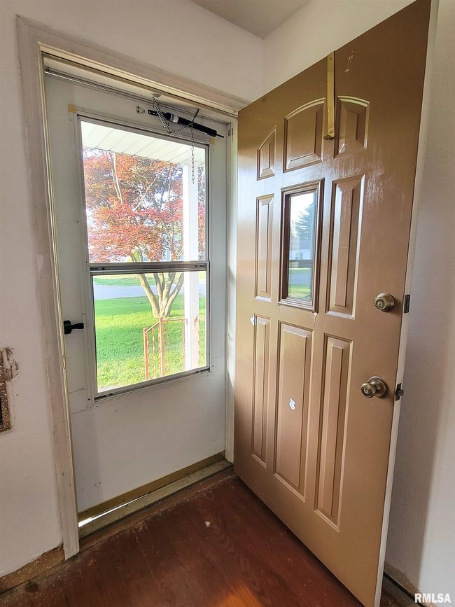 225 Hickory St, House other with 2 bedrooms, 1 bathrooms and null parking in Flora IL | Image 9