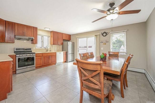 Unit 6 Eat-In Kitchen | Image 6