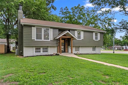 101 Manor Dr, Belton, MO, 64012-1937 | Card Image