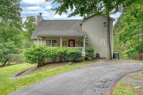 6744 Wood Lake Cir, Young Harris, GA, 30582-1656 | Card Image