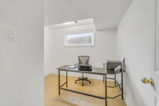 20 Hollis Cres, House other with 4 bedrooms, 3 bathrooms and 4 parking in Holland Landing ON | Image 24
