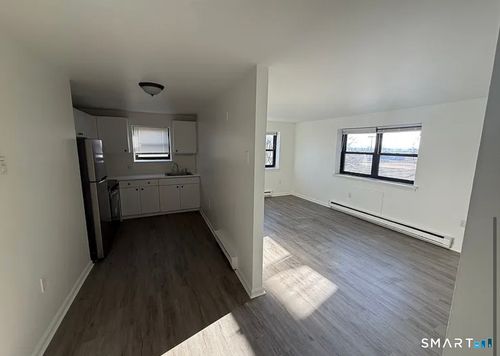4a-832 Atlantic St, Bridgeport, CT, 06604-5265 | Card Image