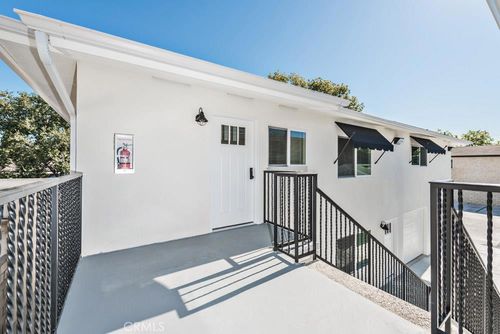 b-555 N Olive St, Orange, CA, 92867-6612 | Card Image