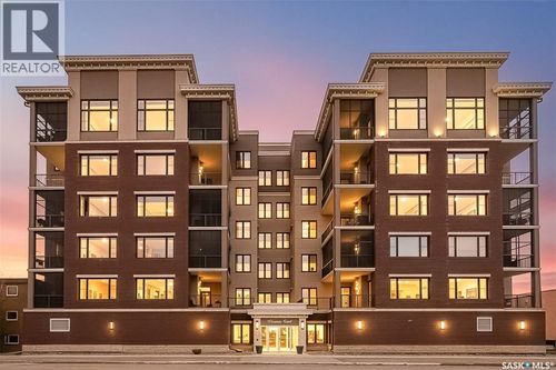 205 Fairford St E, Moose Jaw, SK, S6H0E1 | Card Image