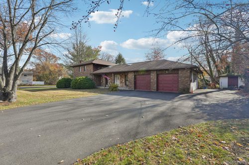 24 Brenda Ln, Bardonia, NY, 10954-1502 | Card Image