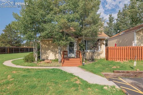 apt-b-761 Columbine Village Dr, Woodland Park, CO, 80863-8362 | Card Image