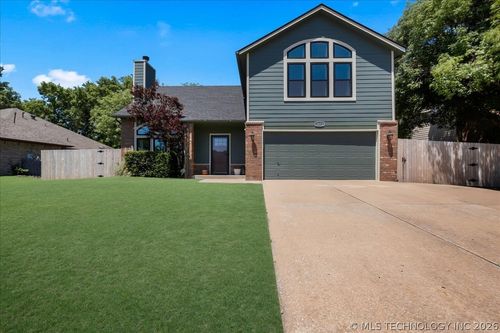2412 W Twin Oaks St, Broken Arrow, OK, 74011-1423 | Card Image
