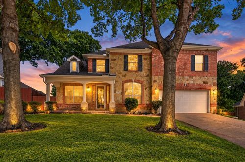 656 Links View Ct, Grand Prairie, TX, 75052-6687 | Card Image