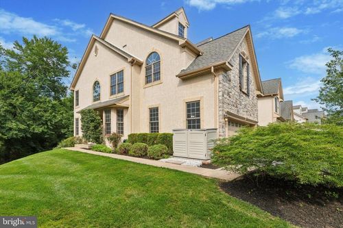 29 Penn Crossing Dr, EAST NORRITON, PA, 19401-2001 | Card Image