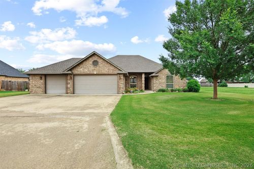 1002 Springfield Ct, Durant, OK, 74701-7839 | Card Image