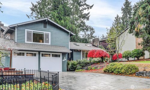 2212 186th Avenue Ne, Redmond, WA, 98052 | Card Image