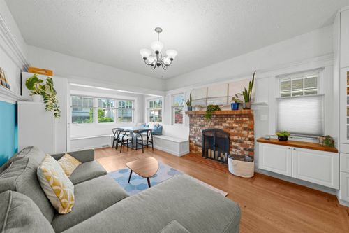 1135 King Edward Ave E, Vancouver, BC, V5V2G1 | Card Image