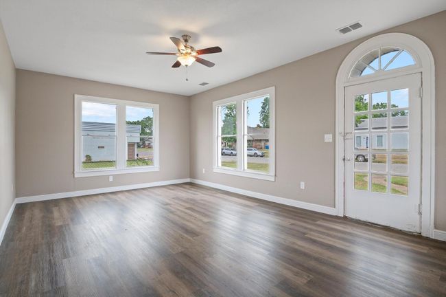 118 W Gandy St, Home with 0 bedrooms, 0 bathrooms and null parking in Denison TX | Image 6
