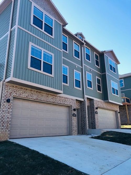 2809 W Blackstone Crossing, Fayetteville, AR, 72704 | Card Image