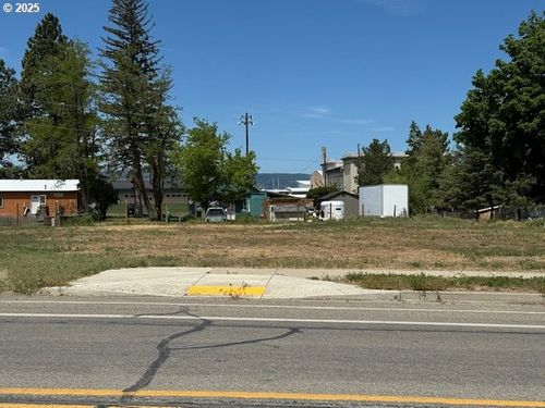 950 2nd St, North Powder, OR, 97867-8151 | Card Image