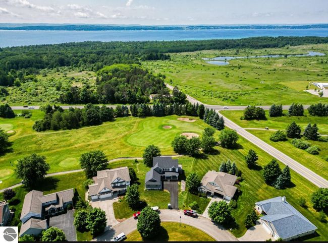 4325 Wolverine Dr, House other with 4 bedrooms, 2 bathrooms and null parking in Williamsburg MI | Image 4