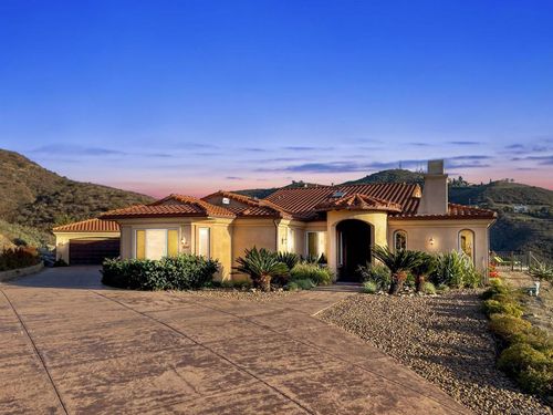 2247 Margarita Gln, Fallbrook, CA, 92028 | Card Image