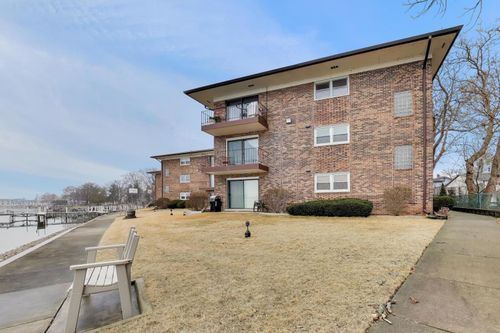 apt-3e-22 Pistakee Lake Rd, Fox Lake, IL, 60020-1234 | Card Image