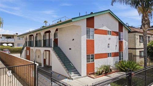 7228 Independence, Canoga Park, CA, 91303 | Card Image