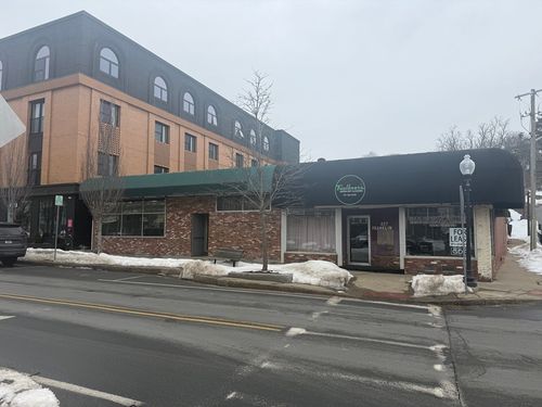 437-445 Franklin St, Melrose, MA, 02176-1855 | Card Image