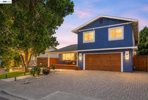 6760 Maple Dr, Dublin, CA, 94568-2552 | Card Image
