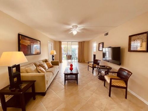 305-9420 S Hollybrook Lake Dr, Pembroke Pines, FL, 33025-1647 | Card Image