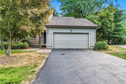 400 Tournament Trl, Cortland, OH, 44410-8701 | Card Image