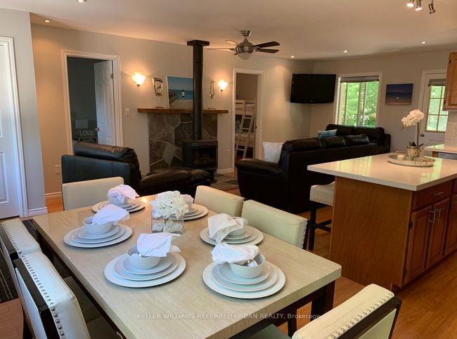 1833 Tiny Beaches Rd S, House other with 2 bedrooms, 1 bathrooms and 15 parking in Tiny ON | Image 7