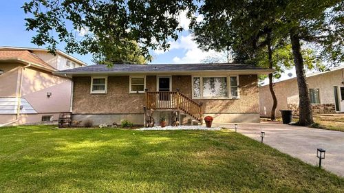 217 3 St S, Vulcan, AB, T0L2B0 | Card Image