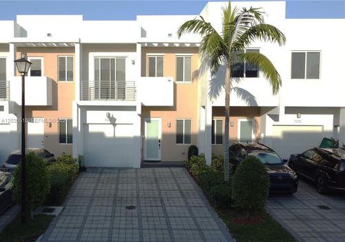 7221 Nw 103rd Path, Doral, FL, 33178-4417 | Card Image