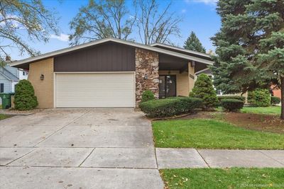 5605 W 99th Place, House other with 3 bedrooms, 3 bathrooms and 2 parking in Oak Lawn IL | Image 1