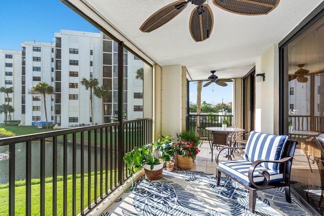 APT-205 - 19800 Sandpointe Bay Dr, Condo with 2 bedrooms, 3 bathrooms and null parking in Tequesta FL | Image 10