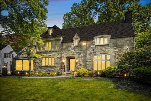 694 Valleyview Road, Mt. Lebanon, PA, 15243 | Card Image