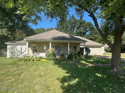 60 Chestnut Dr, Madison, MS, 39110-9664 | Card Image