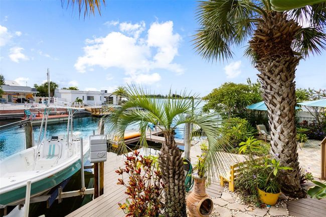 BOAT LIFT & 24ft FLOATING DOCK | Image 67