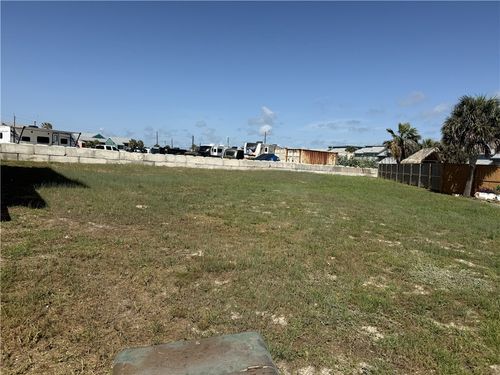 840 Parkplace, Port Aransas, TX, 78373-6168 | Card Image