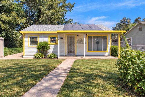 451 Cleveland Avenue, Sacramento, CA, 95833 | Card Image